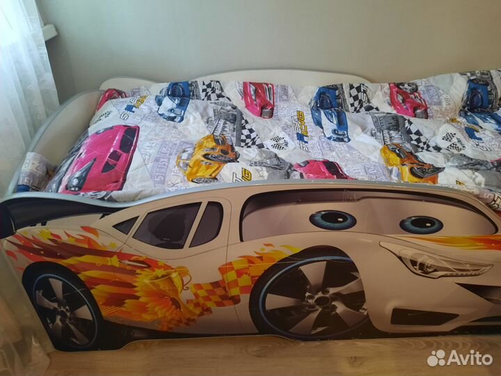 Детская кровать машина бу с матрасом