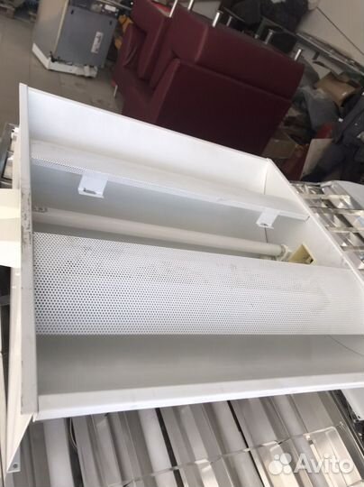 Светильник потолочный типа Армстронг с лампами