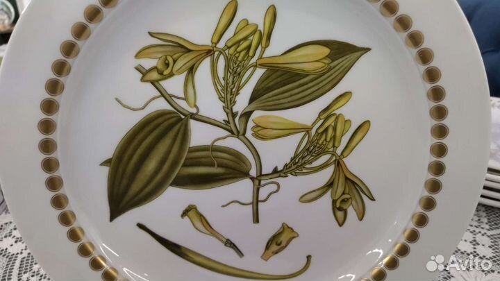 Винтаж. Тарелка Ваниль Fein Bayreuth Sophieninal
