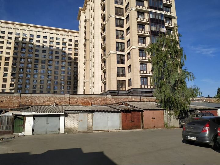 Гараж, > 30 м²