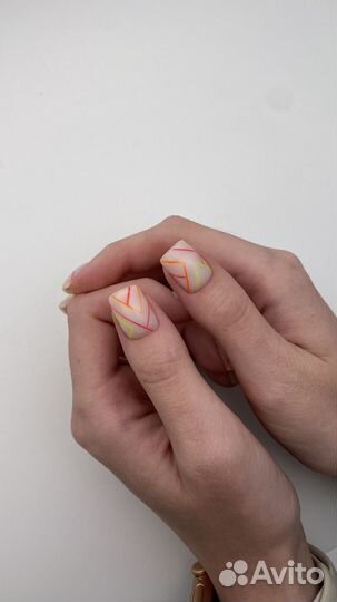 Маникюр педикюр