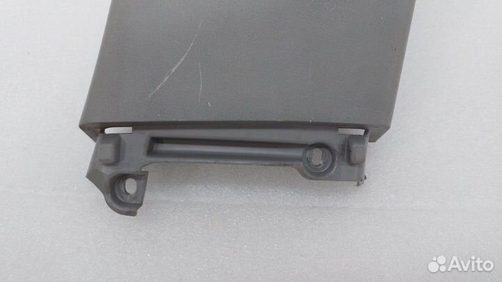 Обшивка центральной стойки правая Toyota Camry