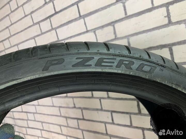 Pirelli P Zero PZ4 275/30 R21