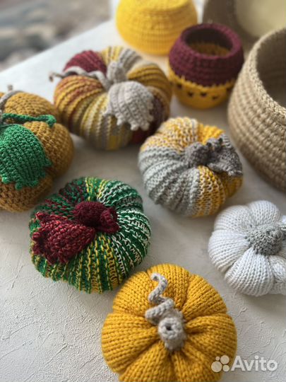 Тыквы, корзинки вязаные