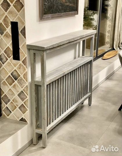 Консоль - экран на радиатор из амбарных досок