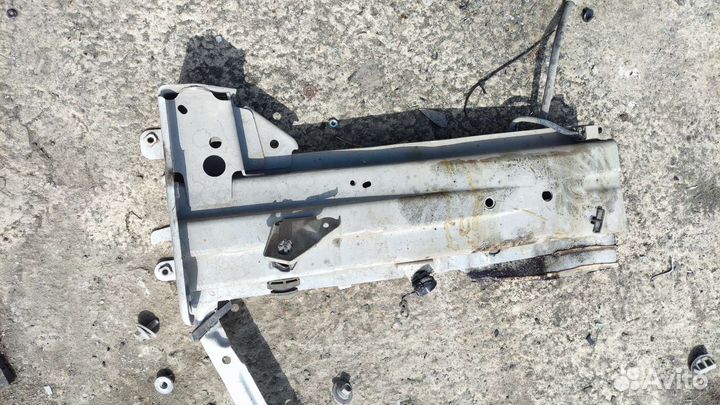 Носик ланжерона левый на Мазда Cx 5. KE. 12-17