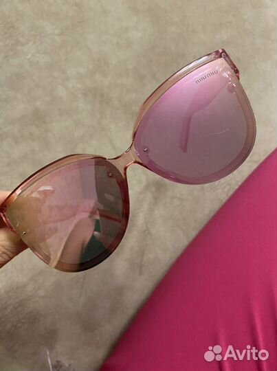 Очки солнцезащитные стильные