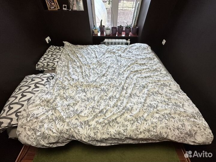 Кровать с матрасом 160 200