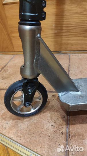 Трюковой самокат tech team