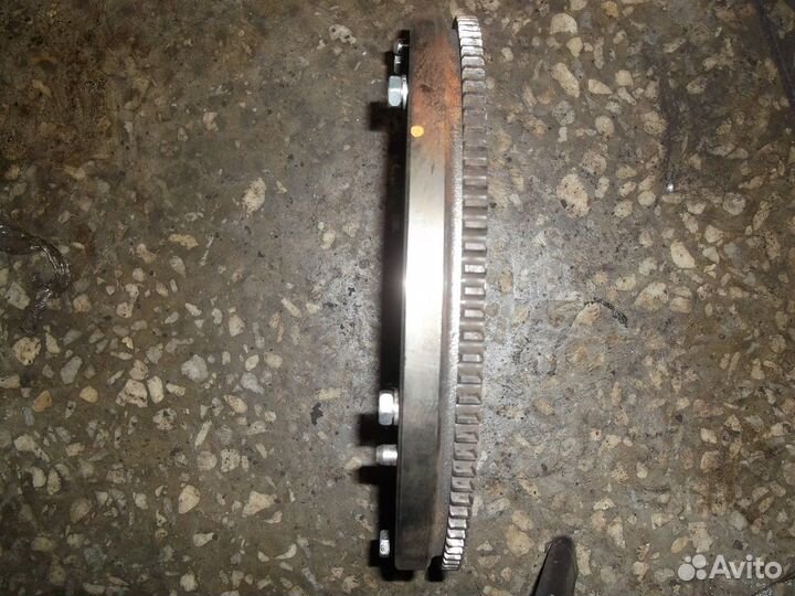 Маховик двигателя