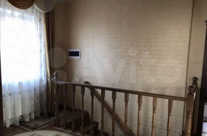 Коттедж 274 м² на участке 8 сот.