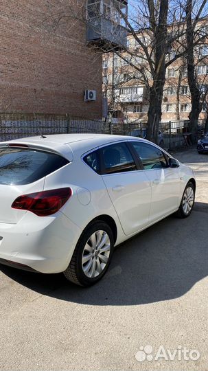 Opel Astra 1.6 AT, 2011, 209 157 км