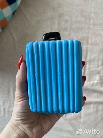 Копилка в виде чемодана