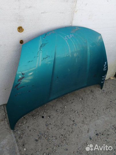 Капот Nissan Note E11 2011