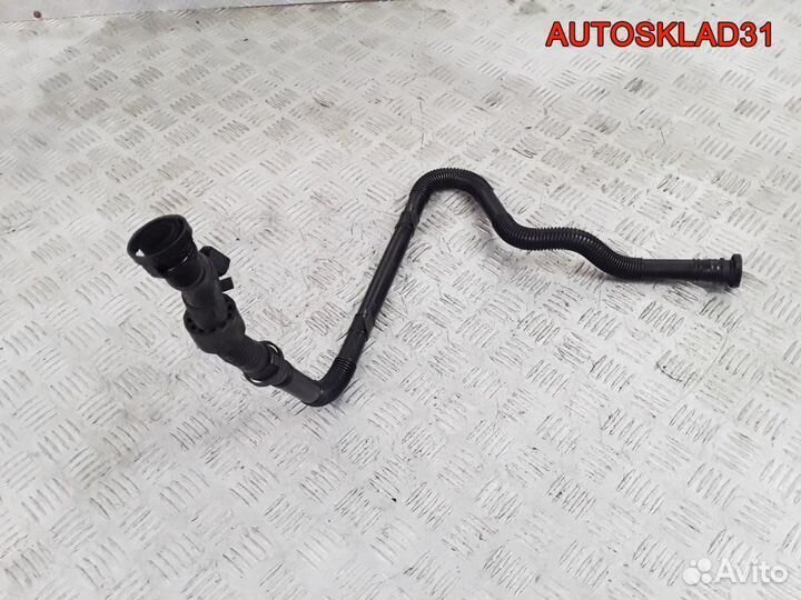 Патрубок воздушного фильтра VW Golf 4 8L0133817A