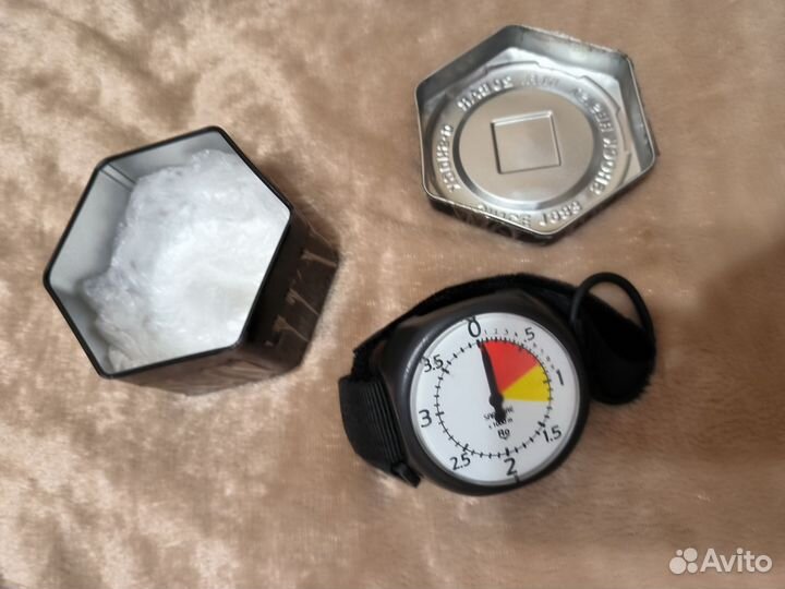 Высотомер парашютный