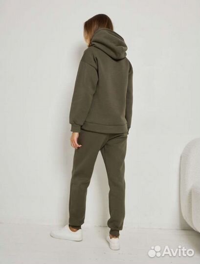 Костюм женский новый