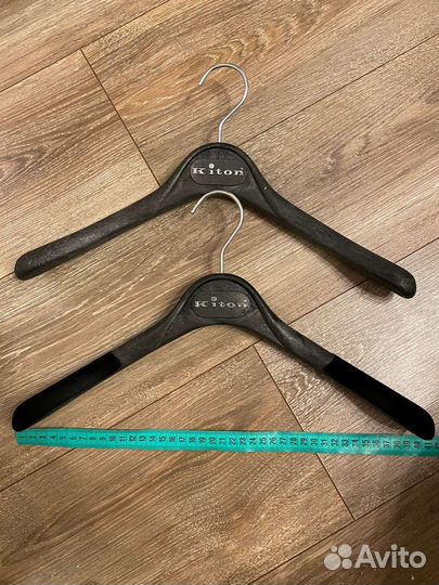 Вешалки плечики Kiton