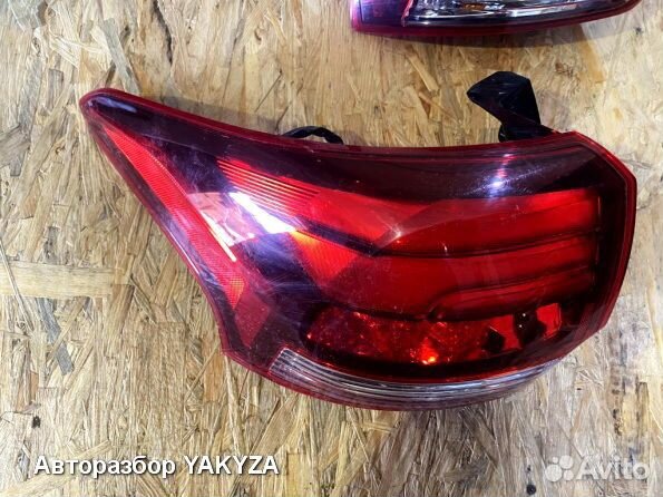 Mitsubishi Outlander 3 фонарь левый в крыло рест