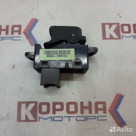 Кнопка стеклоподъемника передней правой двери KIA