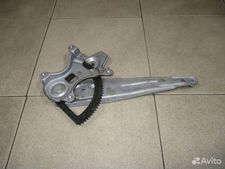 Стеклоподъемник задний правый Hyundai i20 (PB)