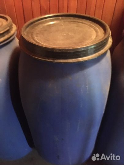 Контейнер 240 литров и бочки 170 литров