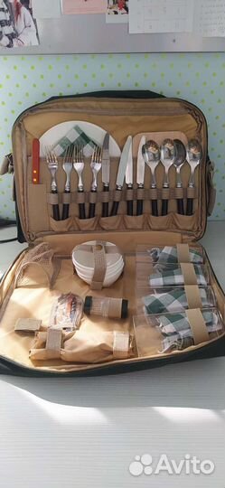 Сумка холодильник с набором посуды для пикника