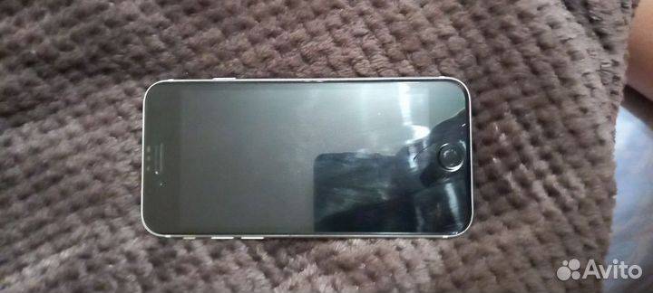 iPhone SE, 64 ГБ