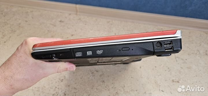 Продам ноутбук dell inspiron 1525