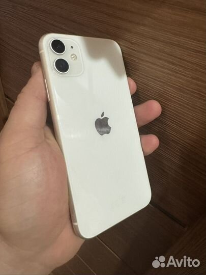 iPhone 11, 64 ГБ