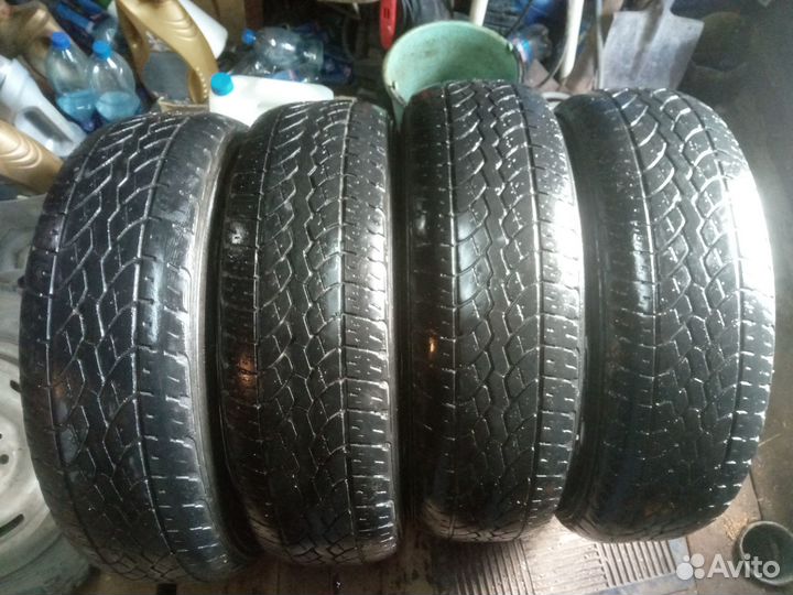 Kumho Road Venture ST KL16 235/70 R16