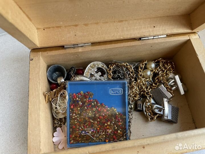 Ретро шкатулка с украшениями