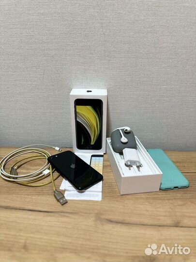 iPhone SE, 128 ГБ