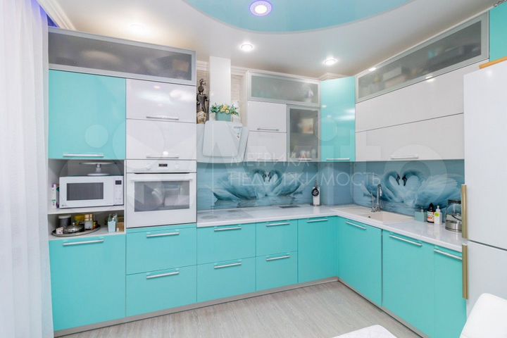 3-к. квартира, 100 м², 19/19 эт.