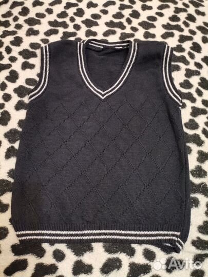 Блузки, жилет школьные