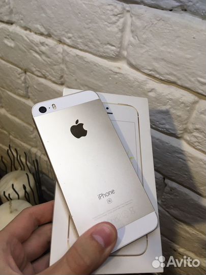 iPhone SE, 32 ГБ