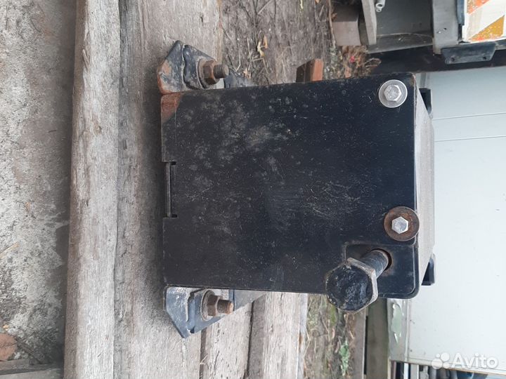 Кронштейн запаски Рено Вольво