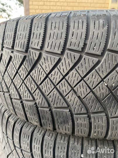 Pirelli Ice Zero 205/60 R16 96T