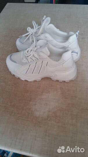 Кроссовки женские 37 - 38 р, новые