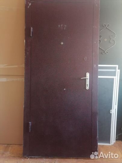 Металлическая дверь бу