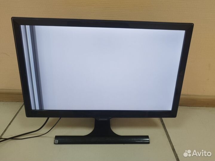 Монитор Samsung LS22E390