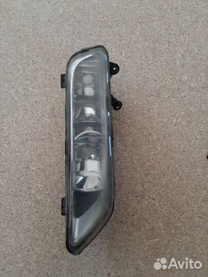Фара противотуманная левая Volkswagen Passat B7
