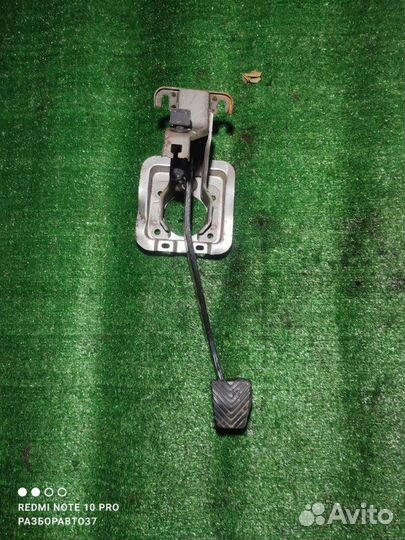 Педаль тормоза Mitsubishi Lancer 9 4G16 2004