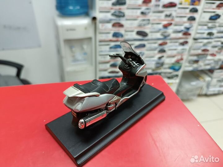 Honda Silver Wing 1:18 Welly