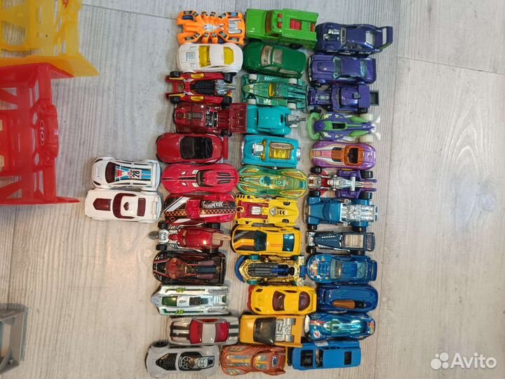 Hot wheels набор