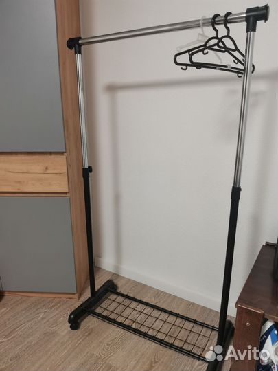 Вешалка для одежды напольная
