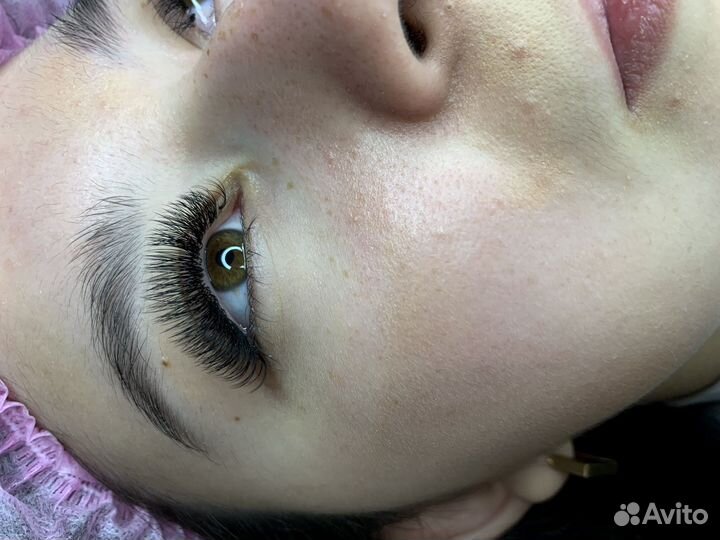 Модель на наращивание ресниц