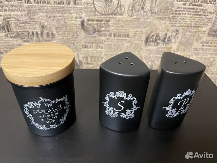 Набор фарфор банки, солонка, перечница