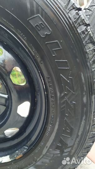 Bridgestone Blizzak DM-Z3 255/65 R16