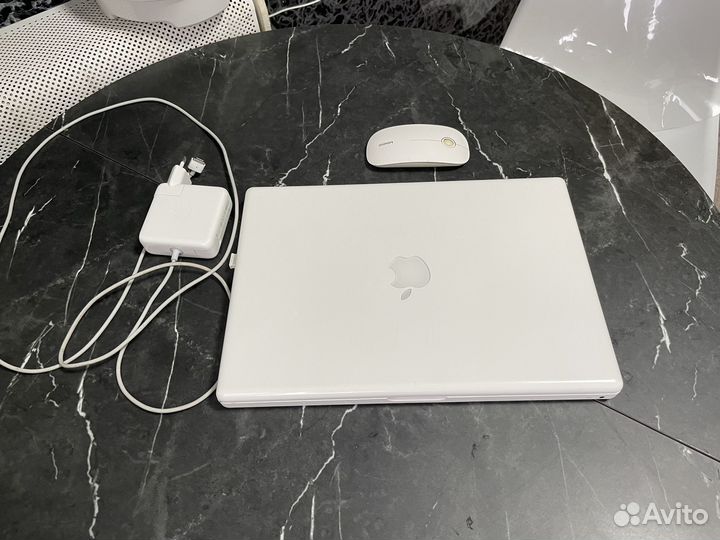 Macbook 2008 год